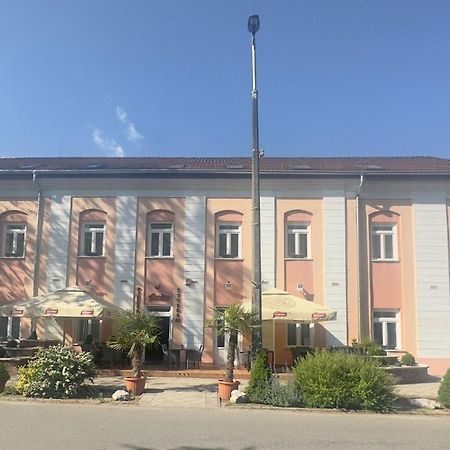Park Hotel Nagyatád Екстериор снимка