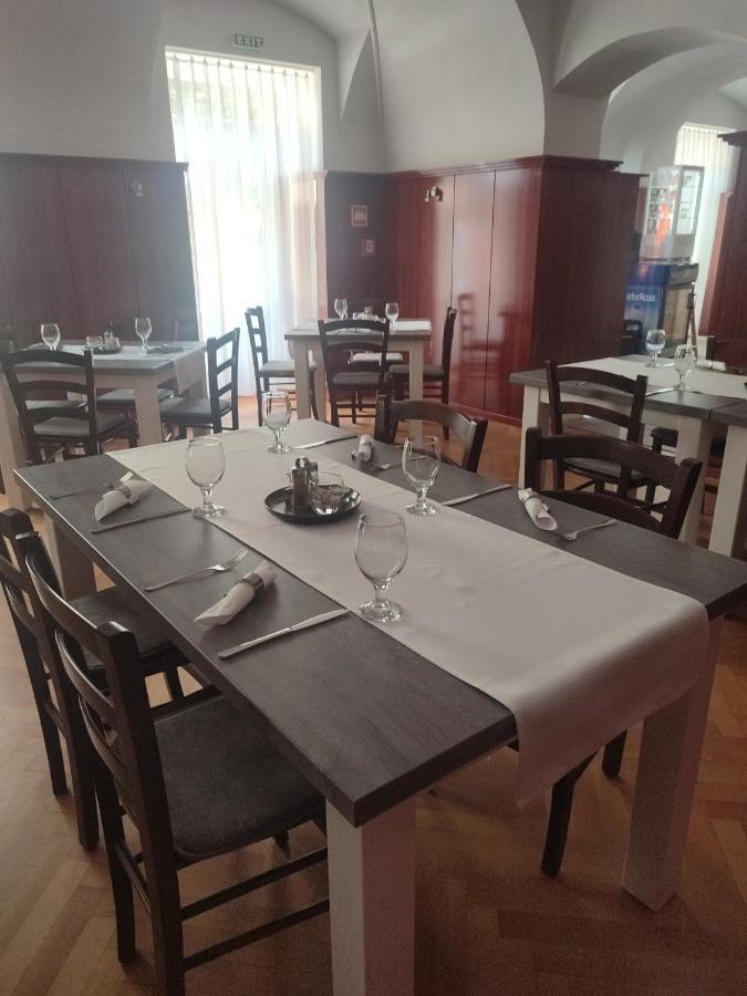 Park Hotel Nagyatád Екстериор снимка