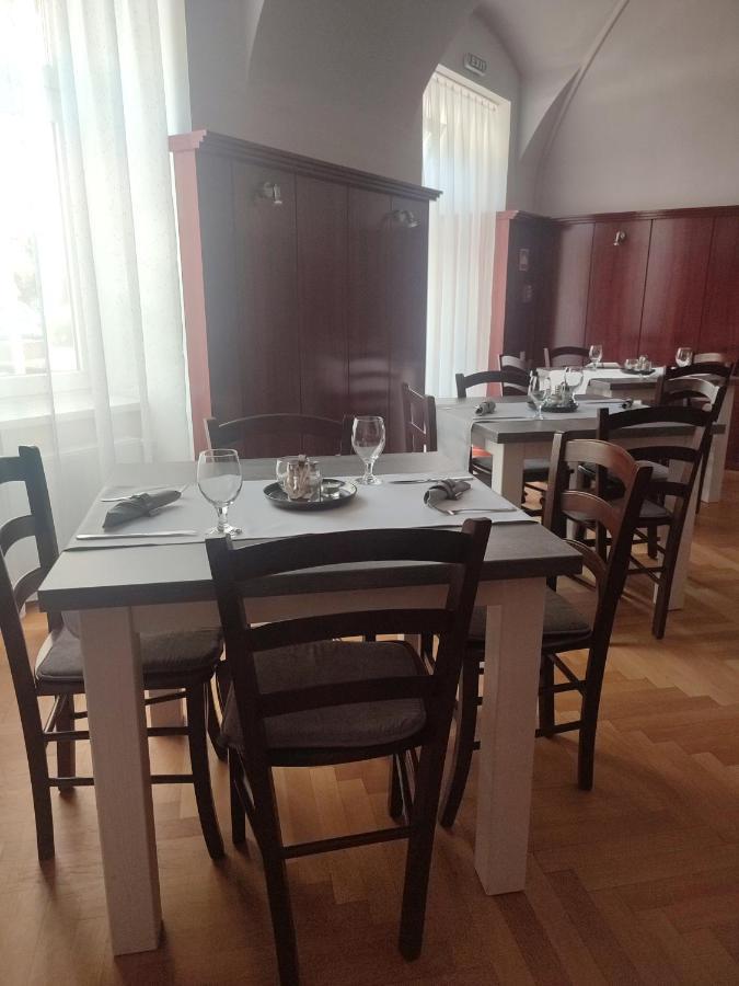 Park Hotel Nagyatád Екстериор снимка